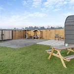 1 Bed In Oc-r30482 Holiday home